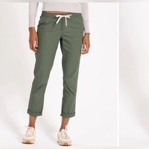 Vuori Ripstop pant. Army green. Small. NWT.